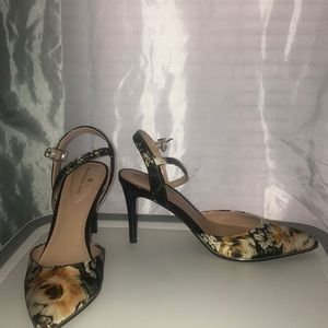 Bandolino floral heels